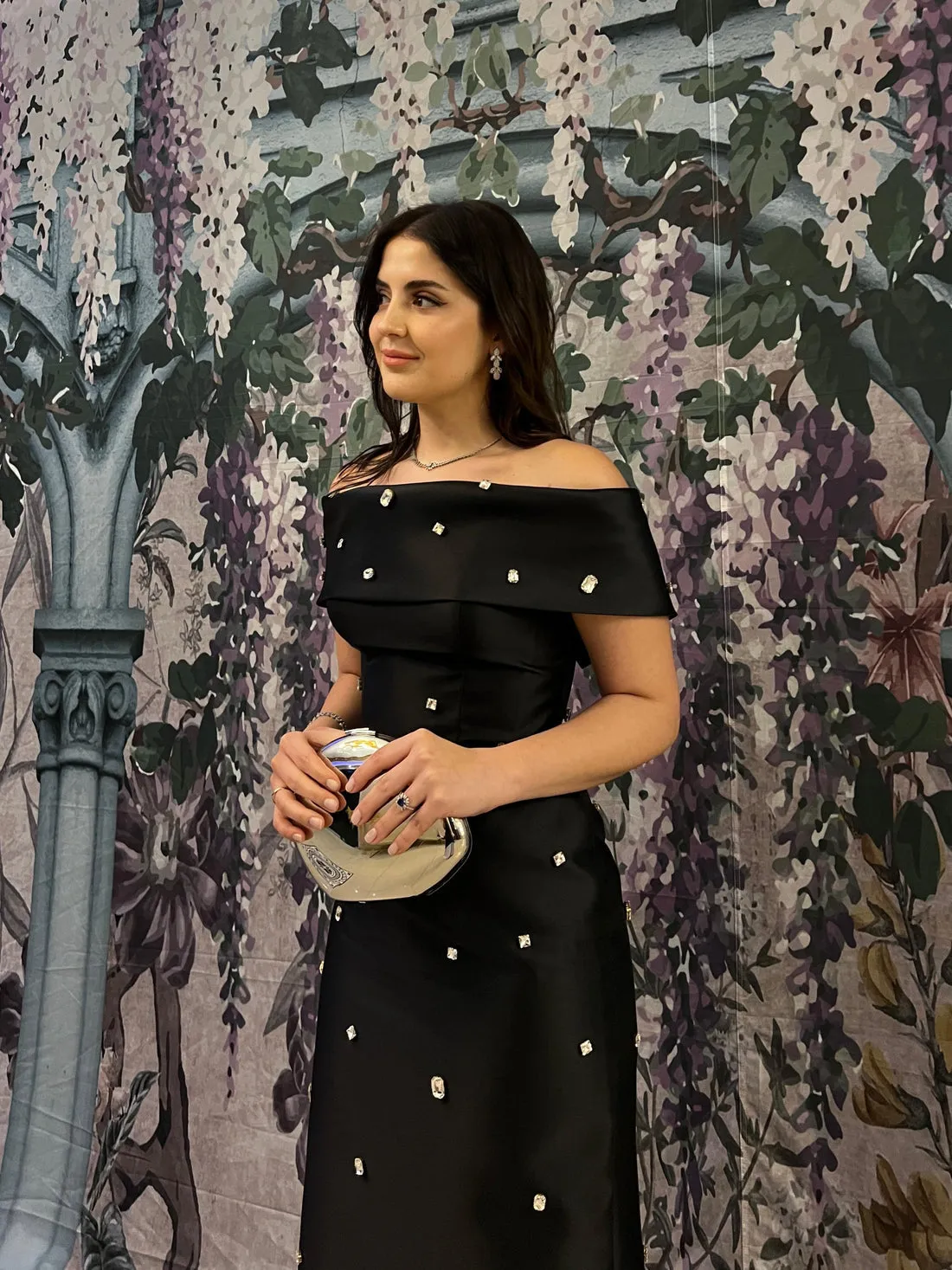 𝐆𝐈𝐒𝐄𝐋𝐋𝐄 Low Shoulder Embroidered Mikado Evening Dress T56743