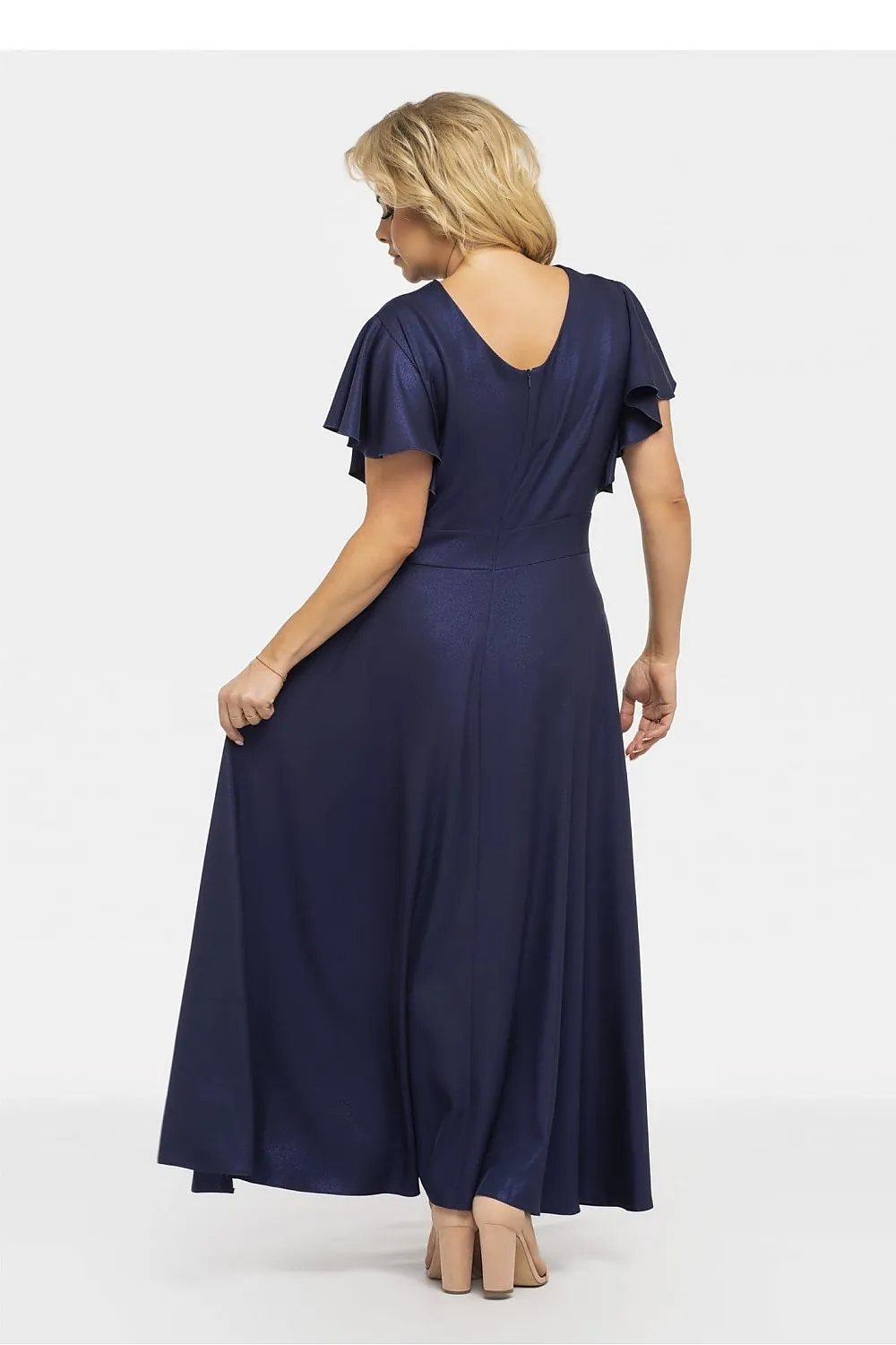 Elegance Redefined: The Aksena Dress - A Flared, Flawless Fit for Every Occasion