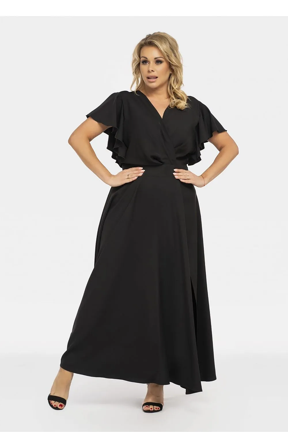 Elegance Redefined: The Aksena Dress - A Flared, Flawless Fit for Every Occasion