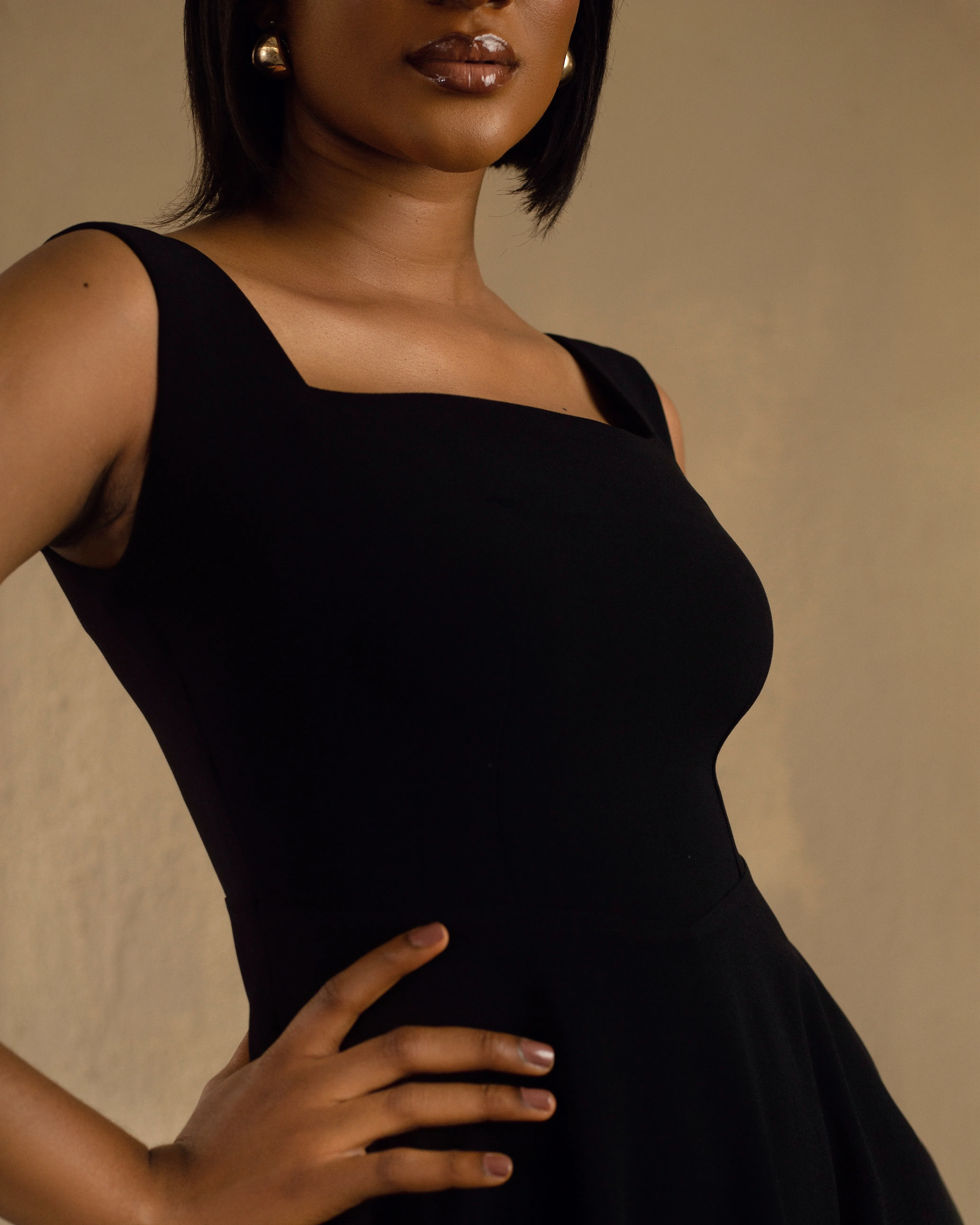 Essential Square Neck Flared Sleeveless Midi Dress Black