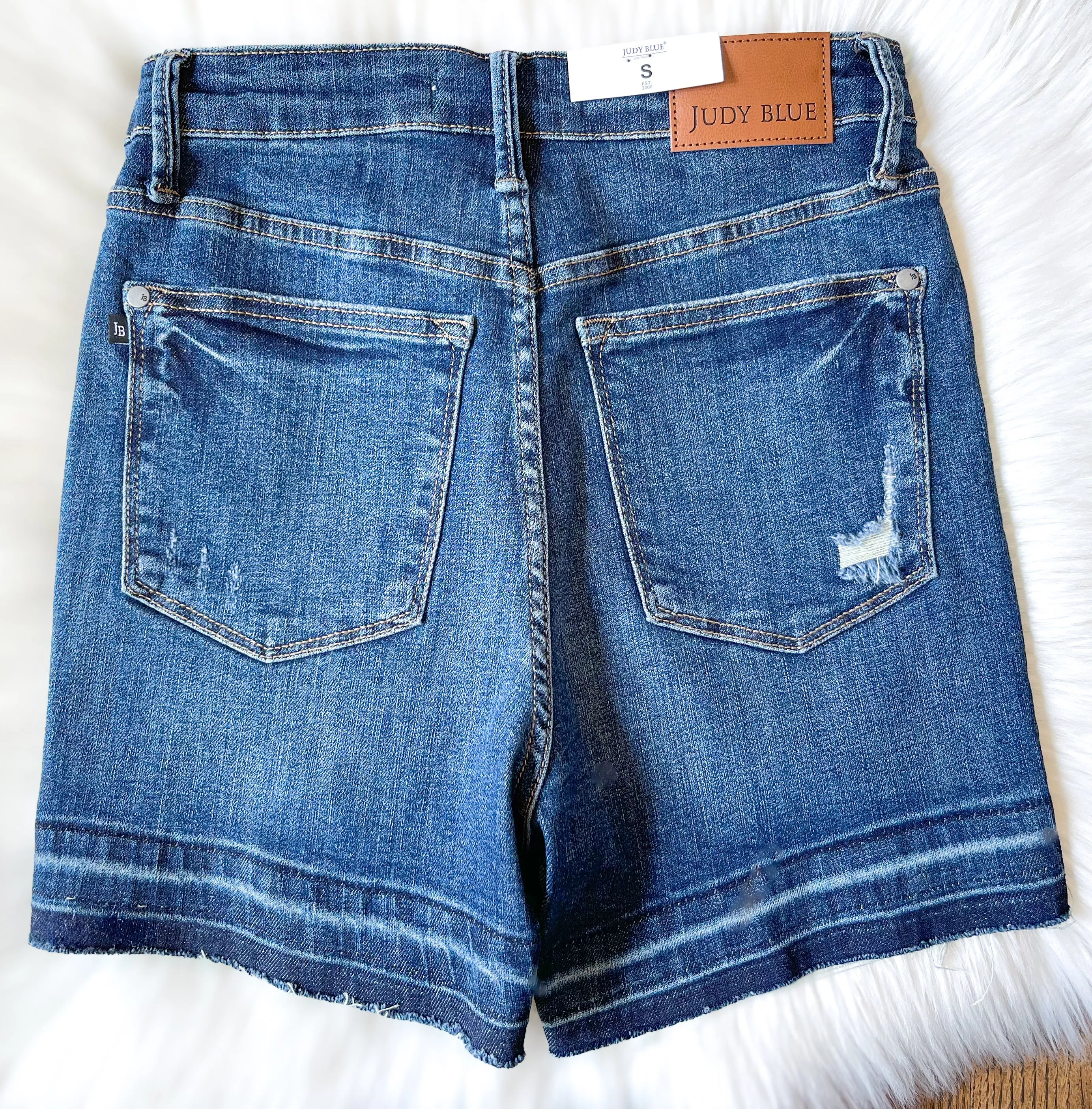 Judy Blue || Cindy High Waist Tummy Control Destroy Release Hem Shorts