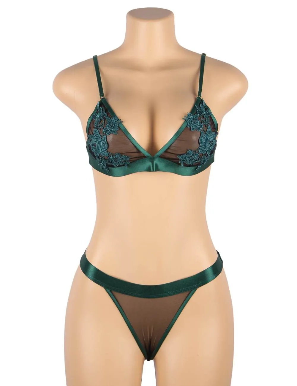 Plus Size Elegant Embroidery Fashion Bra Set