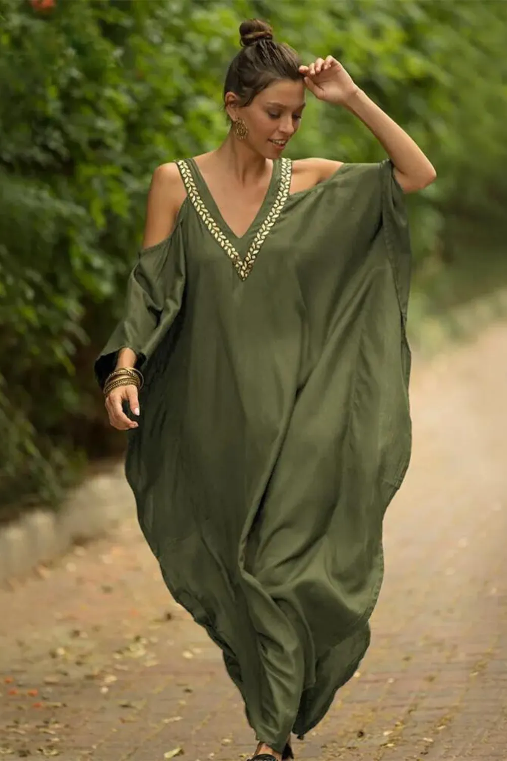 Plus Size Sexy Cold Shoulder V Neck Bats Sleeve Loose Beach Dress