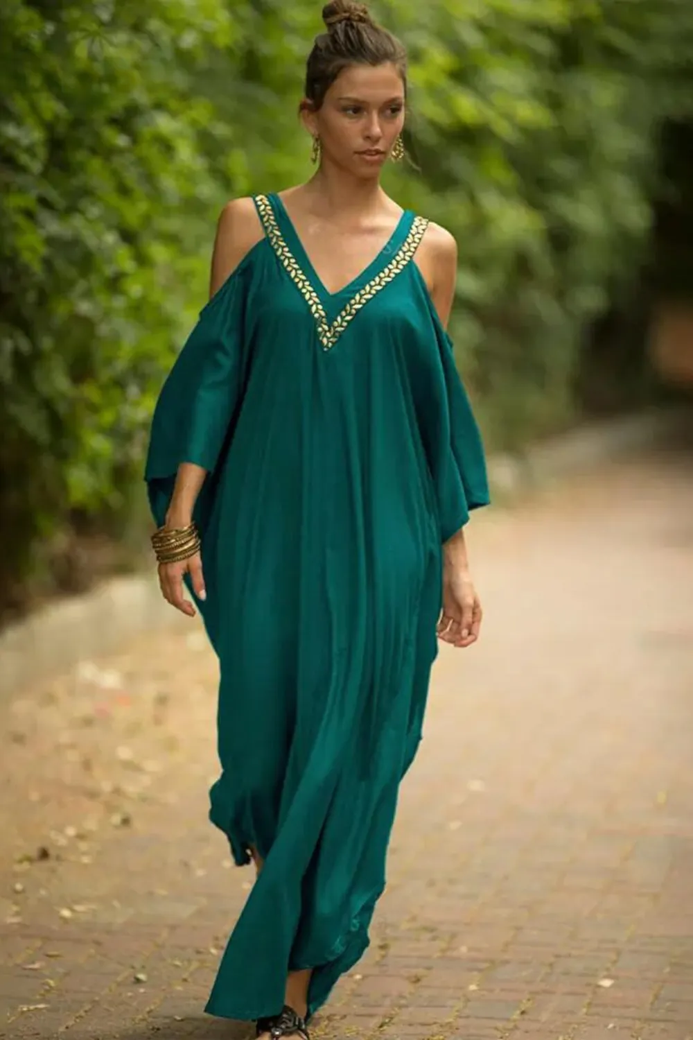 Plus Size Sexy Cold Shoulder V Neck Bats Sleeve Loose Beach Dress