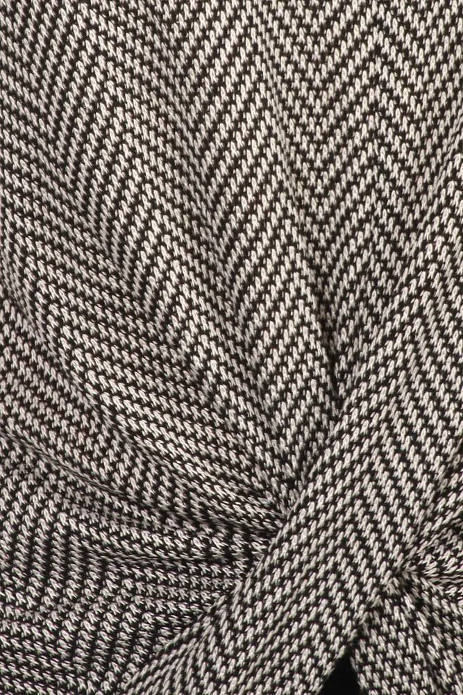Plus SIze Stylish Twist Front Knit Top
