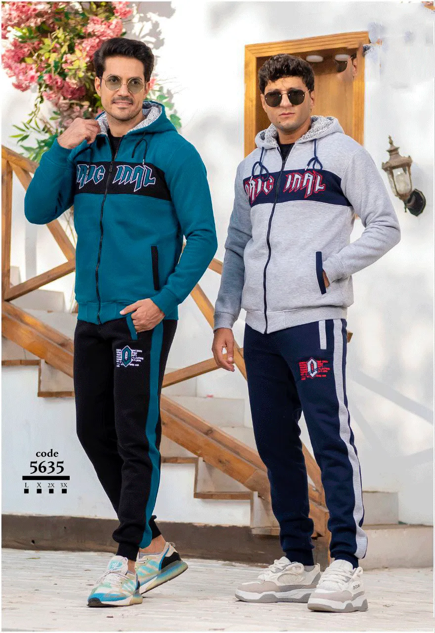 Stylish two-piece sportswear