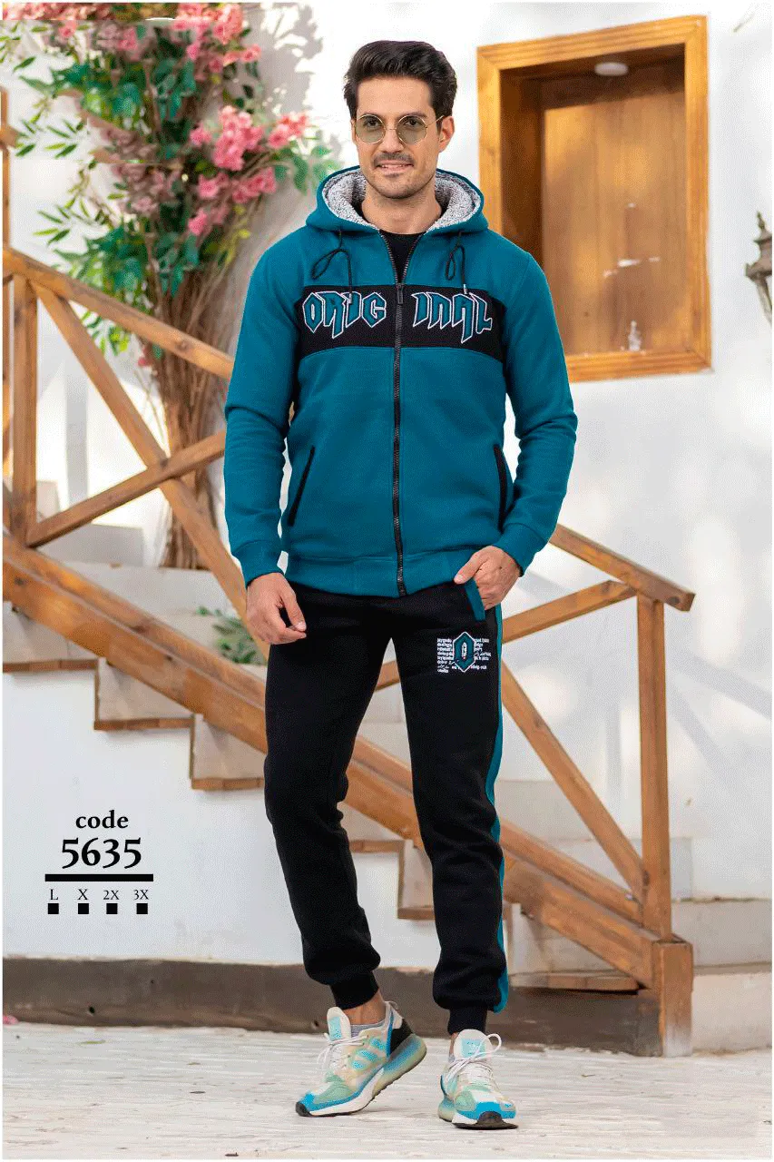 Stylish two-piece sportswear